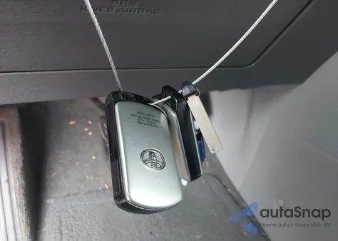 2015 Toyota Sienna Xle 8 Passenger z USA, uszkodzony, nr VIN 5TDYK3DC1FS566032